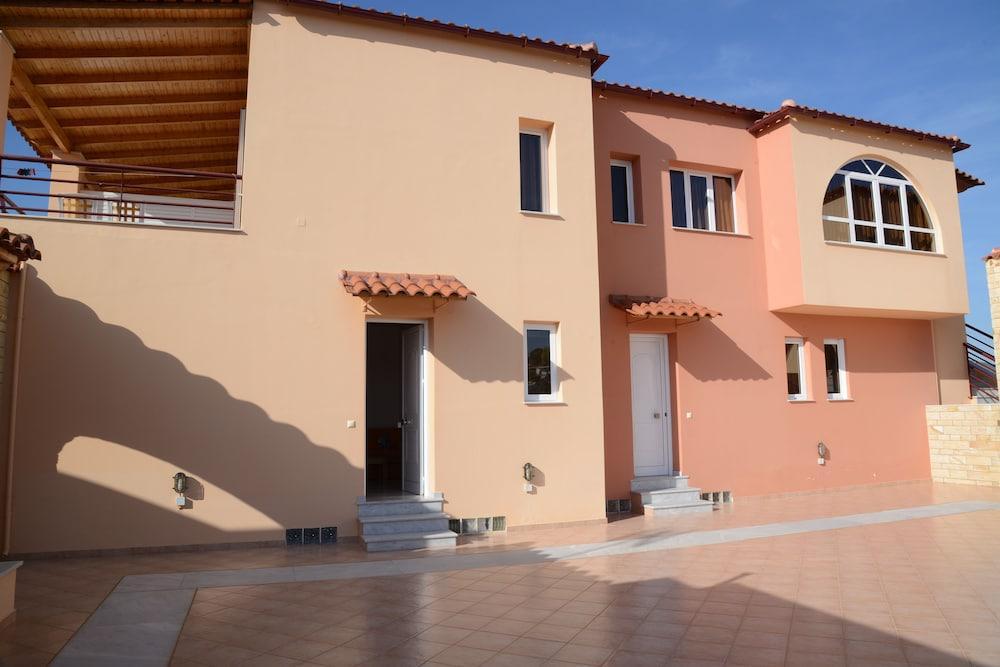 Maria'S Filoxenia Suites Δρέπανο Εξωτερικό φωτογραφία
