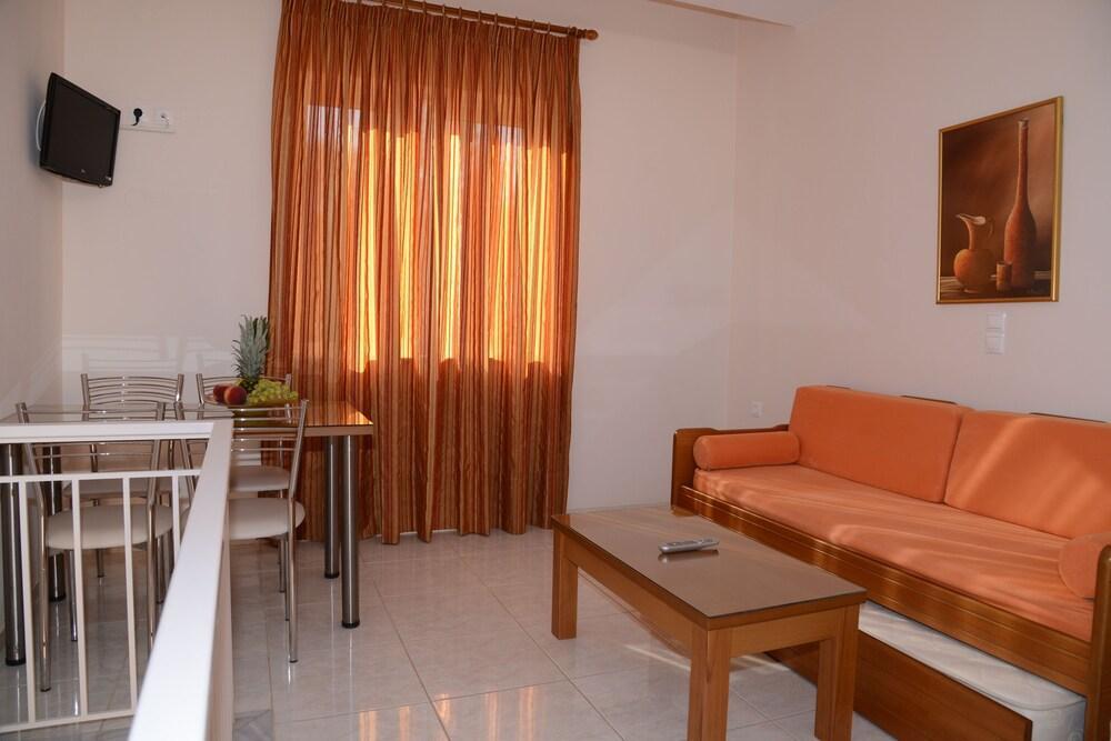 Maria'S Filoxenia Suites Δρέπανο Εξωτερικό φωτογραφία