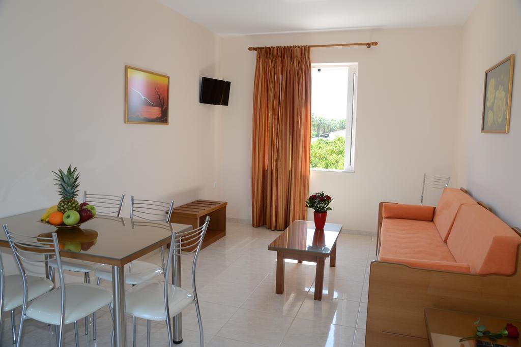 Maria'S Filoxenia Suites Δρέπανο Εξωτερικό φωτογραφία