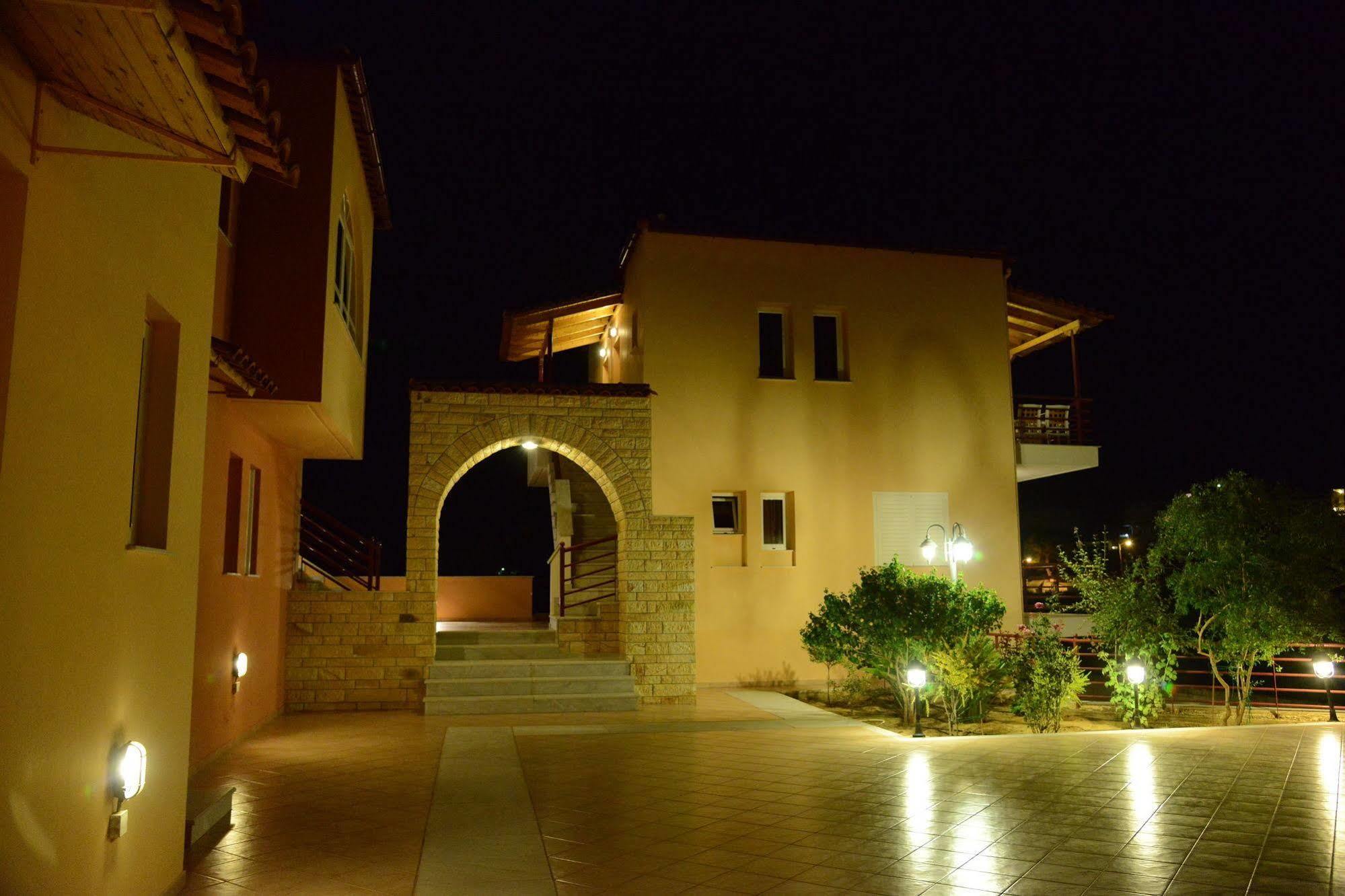Maria'S Filoxenia Suites Δρέπανο Εξωτερικό φωτογραφία
